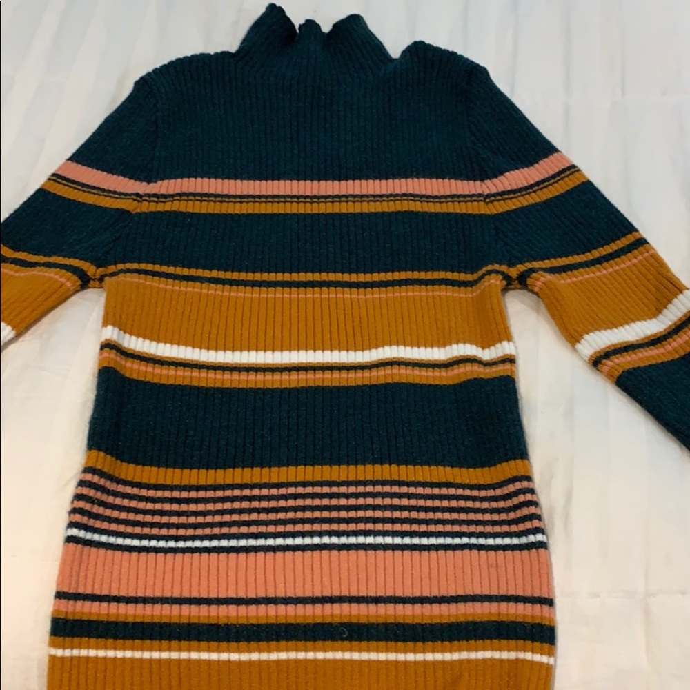 Forever 21 dark green striped turtle neck